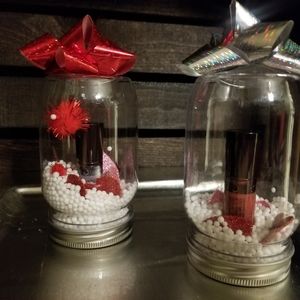 Mary Kay Nouri-shine lip gloss